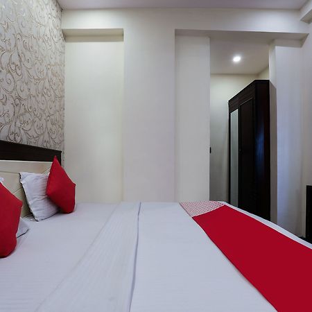 Oyo 16539 Grand Sandarshini Inn Haydarabad Dış mekan fotoğraf